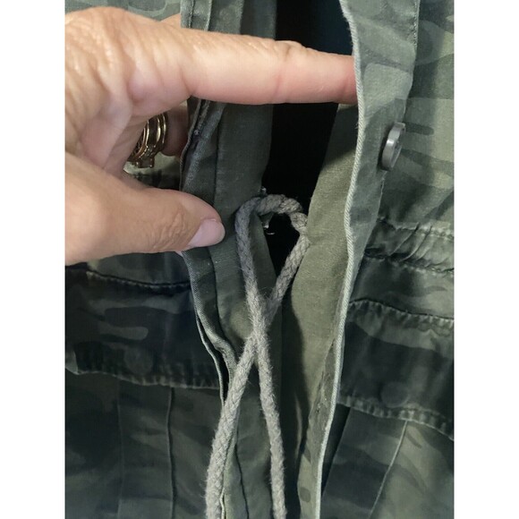 Buffalo by David Bitton women’s camo button down light jacket size large - Picture 2 of 5